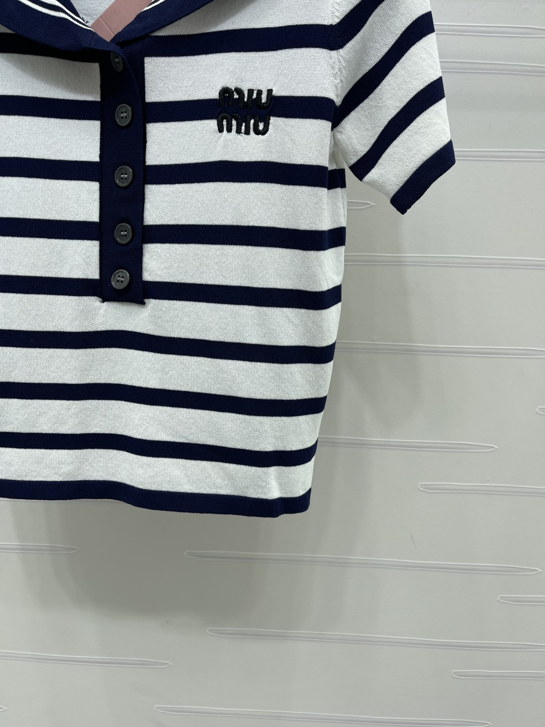 Women's short sleeves